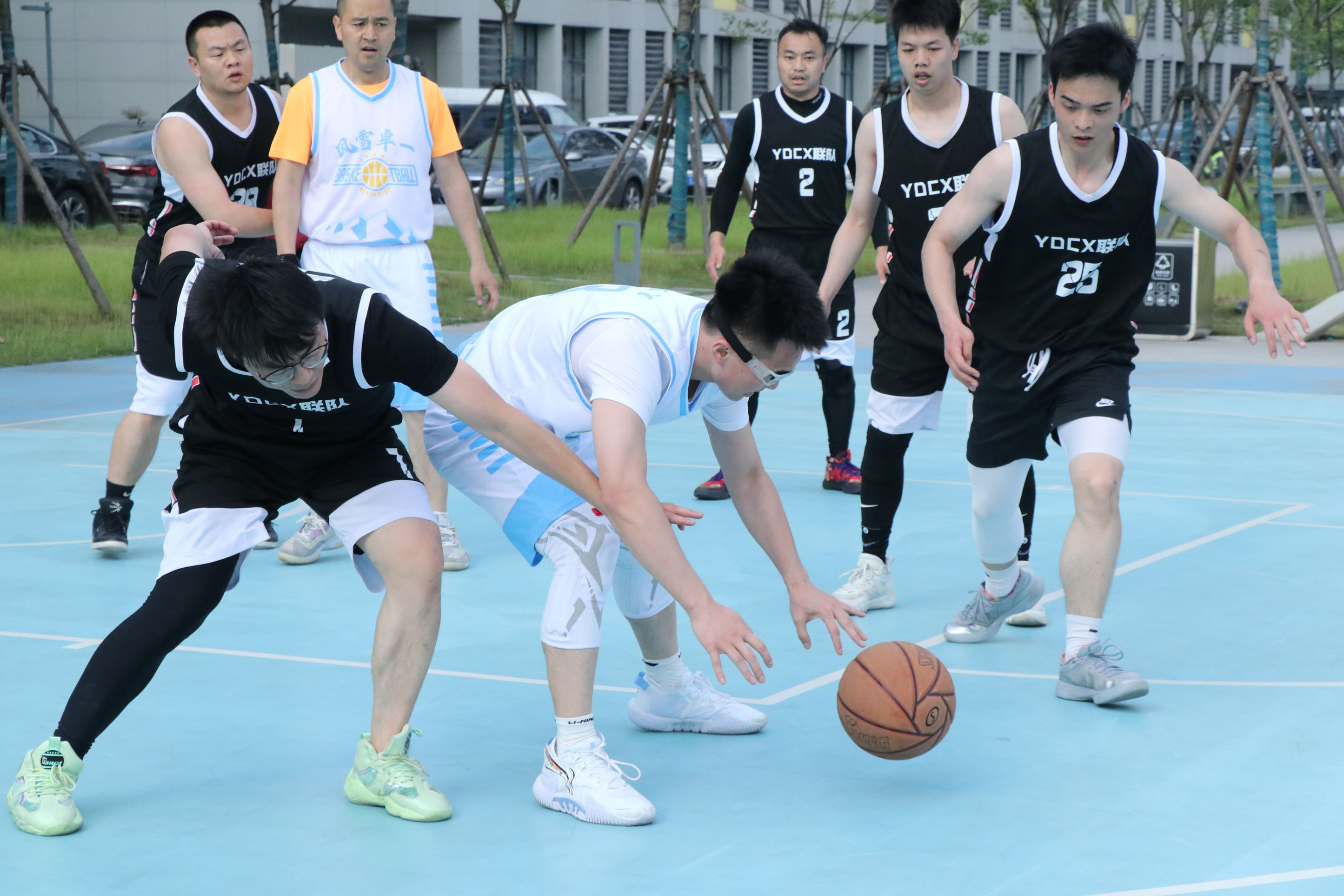 爱游戏中国官方网站 | 第十一届篮球赛圆满落幕